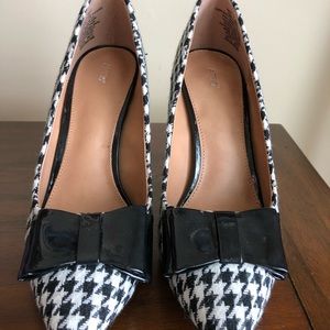 NWOT Apt 9 Houndstooth print pumps
